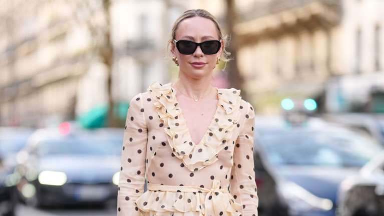 Polka Dots: Πώς θα φορέσεις με στιλ το διαχρονικό μοτίβο που αγαπούν οι Γαλλίδες