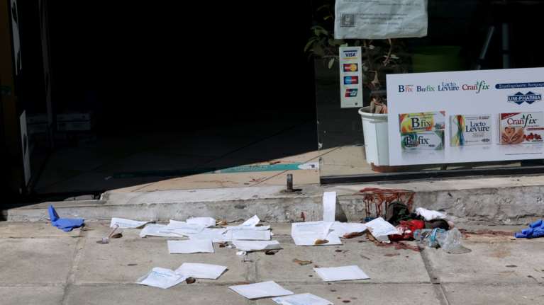 Επίθεση με ματσέτα στου Ζωγράφου- Η μαρτυρία γυναίκας που ήταν στο κομμωτήριο: &quot;Τα αίματα έτρεχαν ποτάμι&quot; [βίντεο]