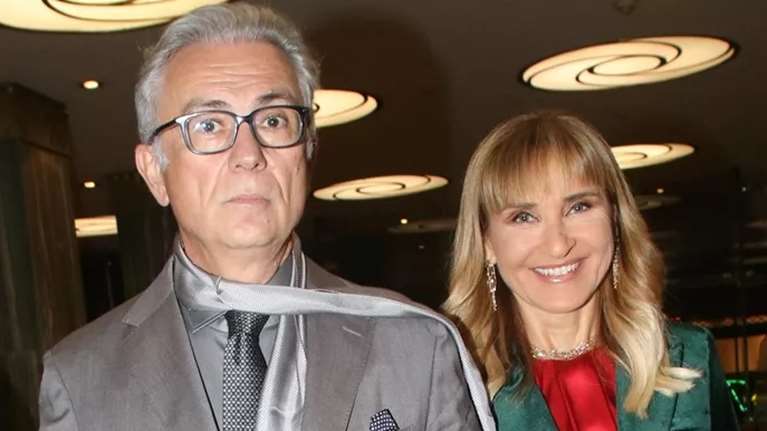 Η Μάρα Ζαχαρέα μπροστά στο χριστουγεννιάτικο δέντρο: &quot;Ξεκινά το στόλισμα&quot;