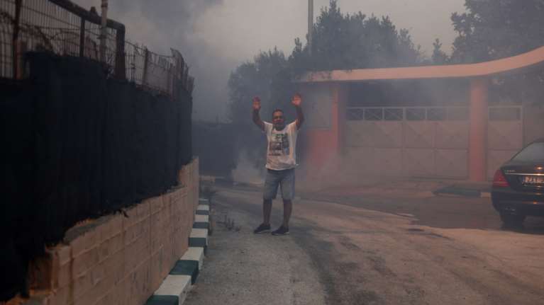 Φωτιά στην Κερατέα: Νέο έκτακτο μήνυμα του 112 - "Εκκενώστε τώρα την Ανάβυσσο"