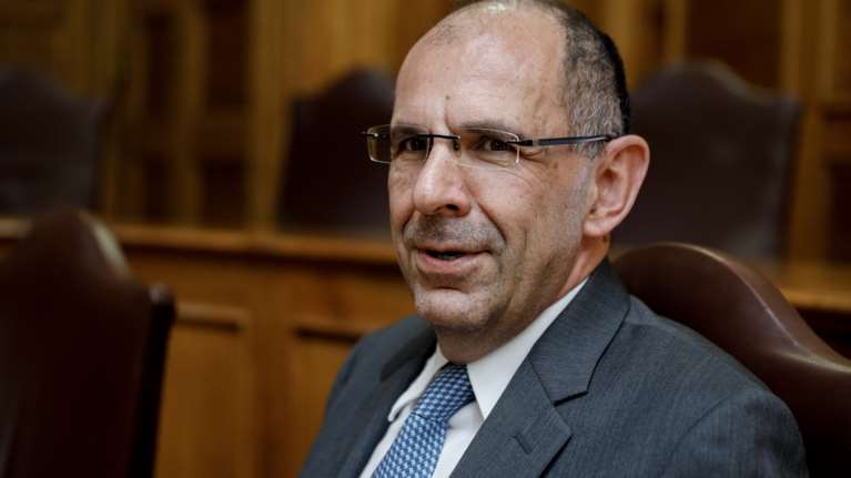 Δεν θα είναι υποψήφιος στις εκλογές ο Γιώργος Γεραπετρίτης - Τι άλλαξε για τον υπουργό Επικρατείας