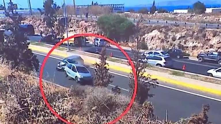 Διπλό  ατύχημα  στην Κρήτη: Xάζευαν καραμπόλα  και τράκαραν μεταξύ τους [βίντεο]