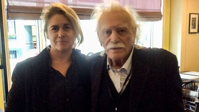 Αφιέρωμα Guardian στην Ελενα Σμιθ: Eίναι η ανταποκρίτρια της εφημερίδας στην Ελλάδα επί 30 χρόνια