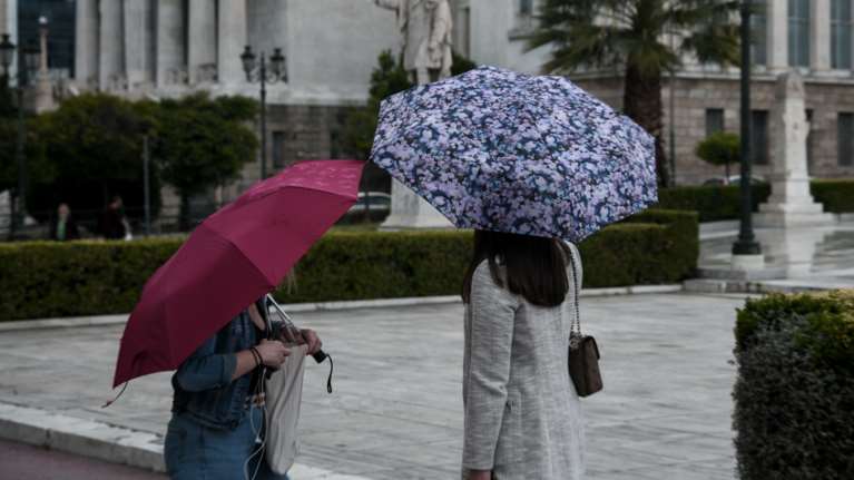 Νέο κύμα κακοκαιρίας με βροχές, καταιγίδες και χαλάζι