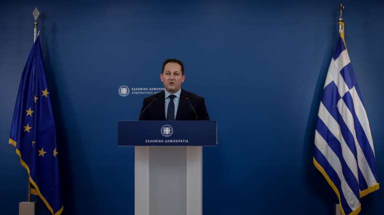 Πέτσας: Ο κ. Τσίπρας είτε να διαγράψει τον Παππά είτε να αναλάβει την ευθύνη του παρακράτους τους