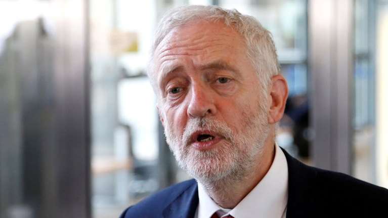 Το tweet του Τζέρεμι Κόρμπιν για τη Χρυσή Αυγή: Είμαι αλληλέγγυος σε όσους μάχονται τη Χρυσή Αυγή