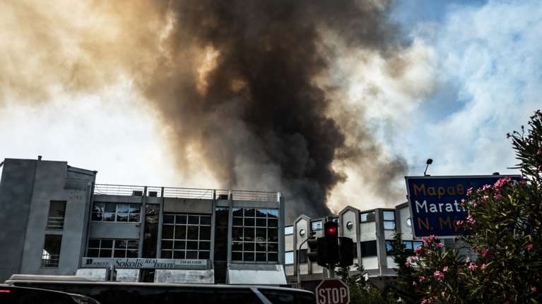 Τα 9 μέτρα του υπουργείου Εργασίας για τη στήριξη των πυρόπληκτων