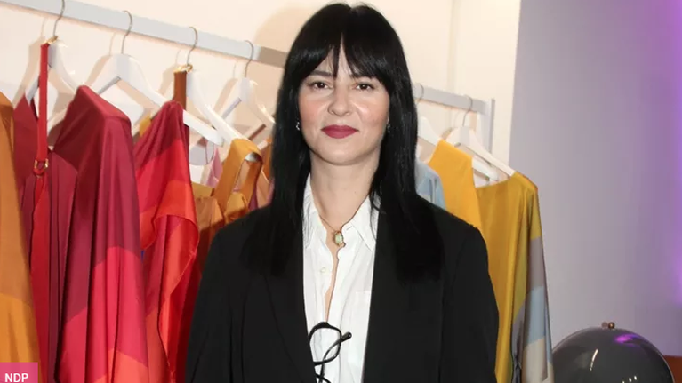 Ζενεβιέβ Μαζαρί: Φόρεσε τα πιο άνετα και σταθερά ψηλοτάκουνα και παρέδωσε μαθήματα στιλ