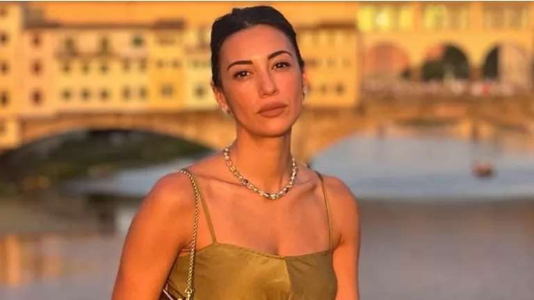 Ευγενία Σαμαρά: Η ολόσωμη εφαρμοστή φόρμα που έβαλε στον γάμο της Φωτεινής Αθερίδου είναι &quot;του ονείρου&quot;