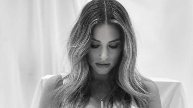 Η Αθηνά Οικονομάκου με φουσκωμένη κοιλίτσα - Το ιδιαίτερο μήνυμά της