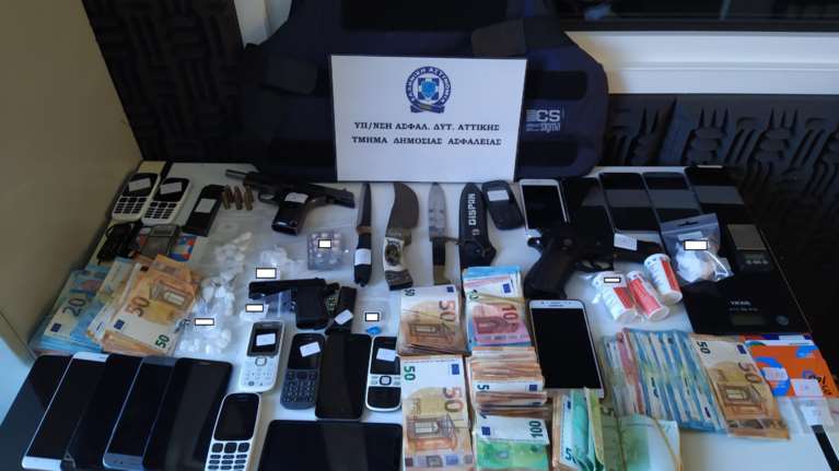 &quot;Χτύπημα&quot; της ΕΛΑΣ σε κυκλώματα ναρκωτικών: Εξαρθρώθηκαν δύο σπείρες που είχαν πνίξει με κοκαΐνη την Αθήνα -  8 συλλήψεις