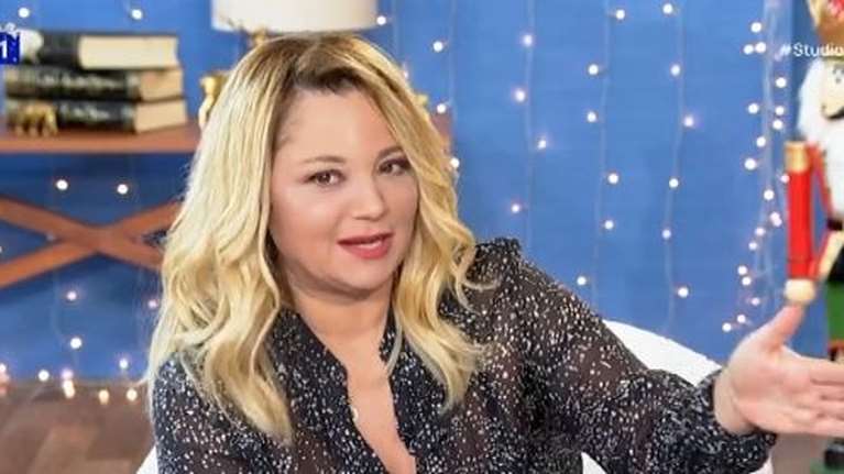 Νάνσυ Ζαμπέτογλου: Η συγκινητική ιστορία με την κόρη της στα κάλαντα - "Ήταν πολύ απογοητευμένο το παιδάκι και το πήραμε μαζί μας"