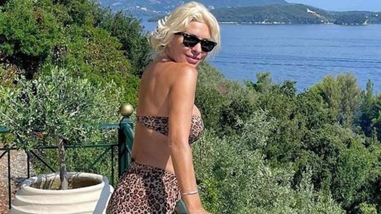 Στο καλοκαίρι της Ελένης Μενεγάκη: Έτοιμη για τις εξορμήσεις της