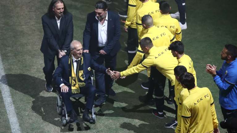 Η συγκινητική ανάρτηση του γιου του Κώστα Νεστορίδη – "Καλό ταξίδι μπαμπά, σε περιμένει ο Μίμης και ο Στέλιος"