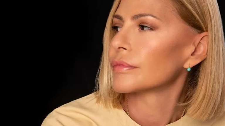 Η Τζένη Μπαλατσινού ταξίδεψε στην Πάτμο