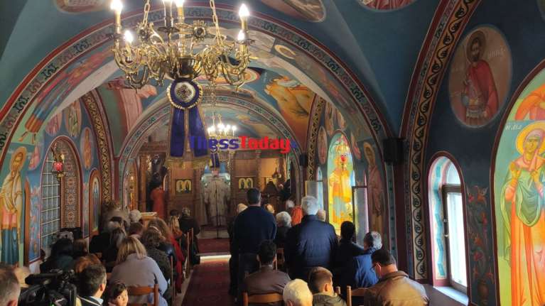 Τραγωδία στα Τέμπη: Επιμνημόσυνη δέηση και τρισάγιο στη μνήμη των 57 νεκρών  [Εικόνες - Βίντεο]