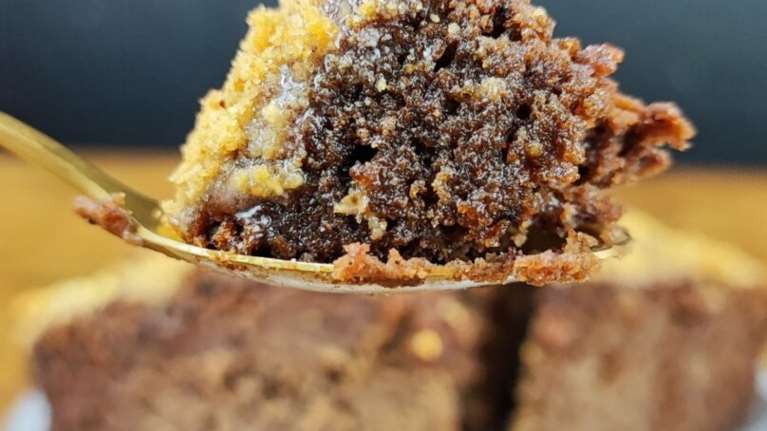 Καλοκαιρινό μπισκοτοκέικ ψυγείου με 4 υλικά, χωρίς ζάχαρη