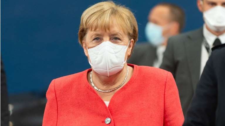 &quot;Βόμβα&quot; Μέρκελ: Αναμένεται έλλειψη σε εμβόλια μέχρι τα μέσα του έτους
