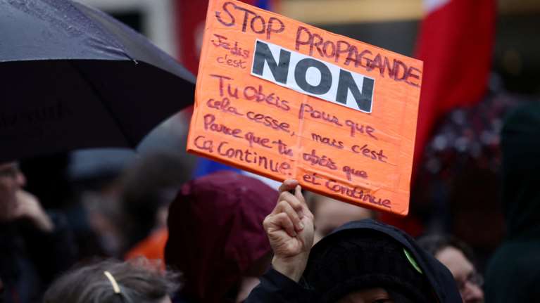 Συμβαίνει στη Γαλλία: Με πλαστό πιστοποιητικό το 5% όσων νοσηλεύονται με κορονοϊό