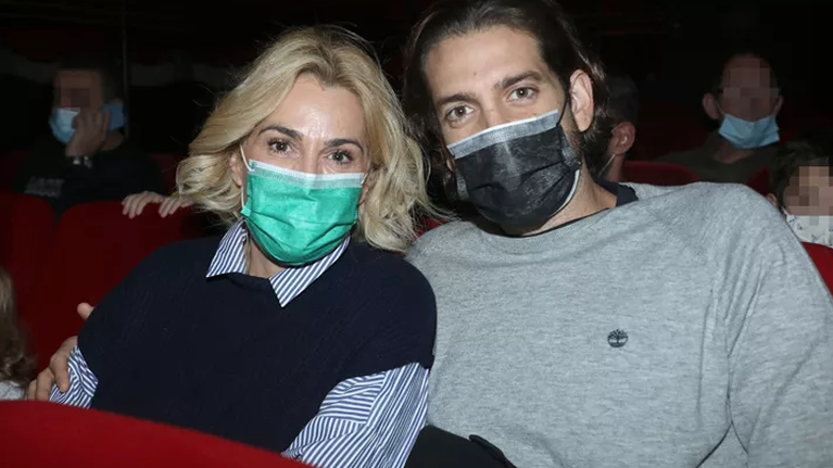 Τζένη Μπότση: Σπάνια δημόσια εμφάνιση με τον σύντροφό της, Αλέξανδρο Μιχαλά