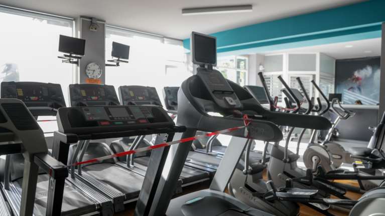 Νέο κρούσμα ανευθυνότητας: Γυμνάστρια θετική σε κορονοϊό, αντί να είναι σε καραντίνα δούλευε σε γυμναστήρια