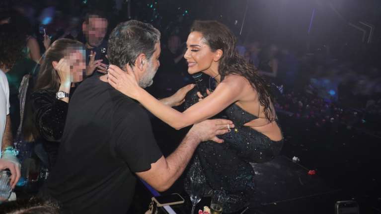 Full in love: Βανδή και Μπισμπίκης αποχαιρετούν το καλοκαίρι με μία τρυφερή αγκαλιά από τη Ρόδο