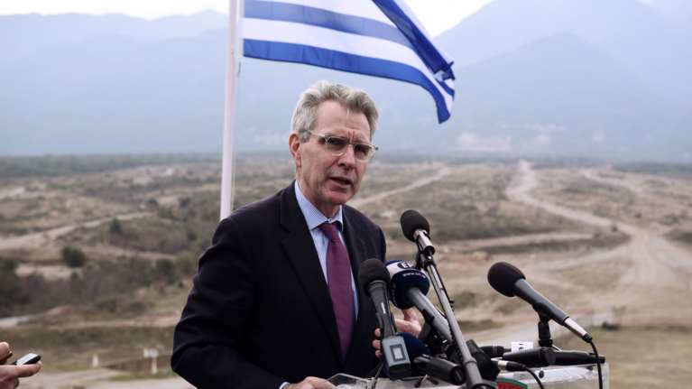 Οι ευχές του Τζέφρι Πάιατ για το Πάσχα και το σχόλιο του Νίκου Δένδια