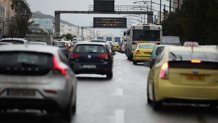 Ευκολότερα οι μεταβιβάσεις οχημάτων: Ηλεκτρονικά ο υπολογισμός και η πληρωμή για μεταβίβαση και άδεια κυκλοφορίας