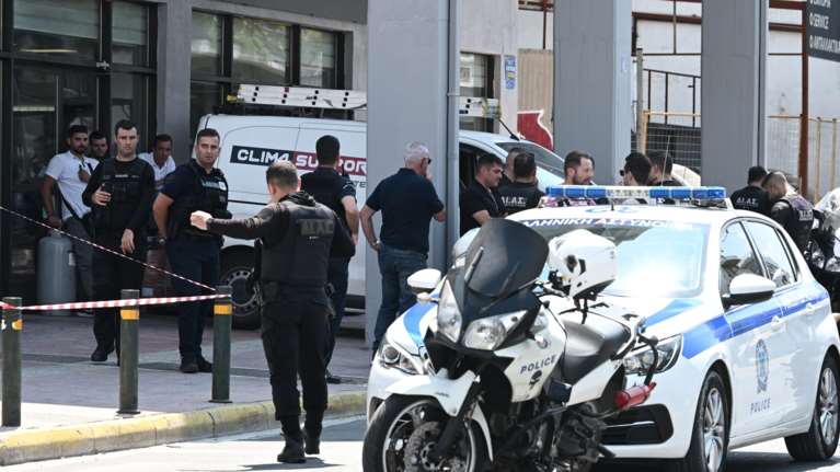 Θεσσαλονίκη: Η δυνατή νεροποντή έφερε ατυχήματα - Δίπλωσε νταλίκα στην Εγνατία οδό προς Καβάλα