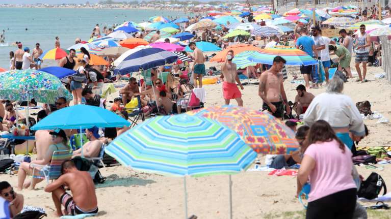 Απόδραση των κατοίκων της Θεσσαλονίκης στις κοντινές παραλίες - Πανικός στην Επανομή