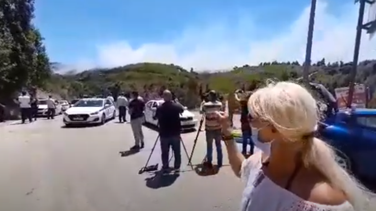 Φωτιά στον Βαρνάβα - Μαρτυρία: H φωτιά ξεκίνησε από κολώνα της ΔΕΗ