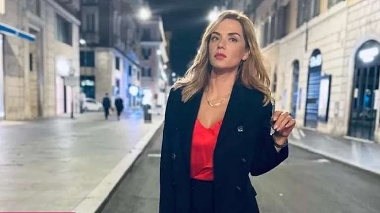 Το φόρεμα της Βάσως Λασκαράκη που θα φορέσεις από το γραφείο έως το εορταστικό τραπέζι