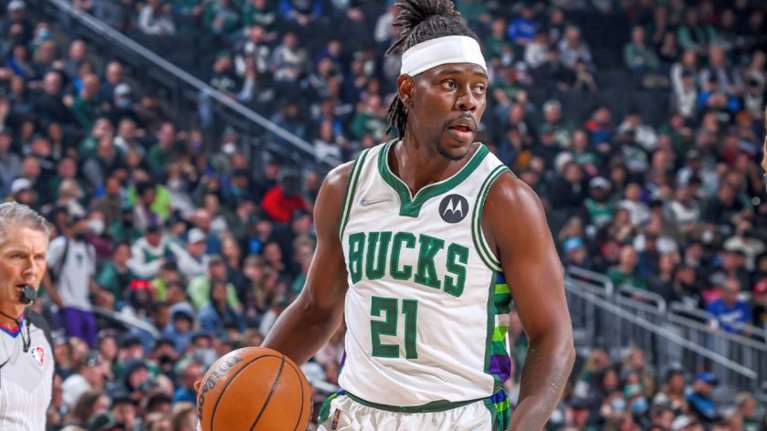 Μπακς-Χιτ 120-119: Η εξαιρετική εμφάνιση του Χόλιντεϊ [βίντεο]