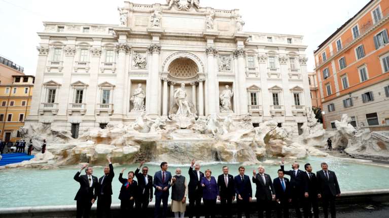 Ιταλία: Οι ηγέτες του G20 στην Φοντάνα Ντι Τρέβι - Έριξαν στο συντριβάνι ένα &quot;ιταλικό ευρώ&quot;