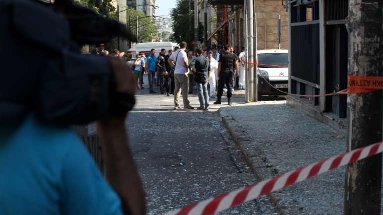 Πειραιάς: Αγρια συμπλοκή με νεκρό σε σπίτι στα Καμίνια -  Τραυματίστηκε ένα άτομο