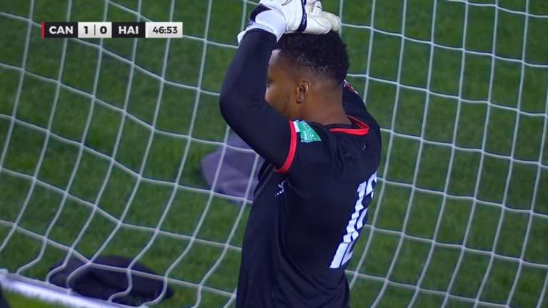 Viral: Το αυτογκόλ της χρονιάς από τον τερματοφύλακα της Αϊτής - &quot;Ζεϊμπεκιά&quot; που θα μείνει στην ιστορία [βίντεο]