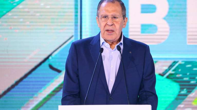Λαβρόφ: Η Δύση έχει εξαπολύσει έναν ολοκληρωτικό πόλεμο εναντίον της Ρωσίας
