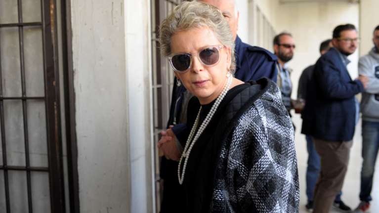 Ακρίτα: Καλλιτέχνες λένε &quot;ευλογία&quot; τον ιό αλλά... μένουν σε μεγάλα σπίτια και προνομιούχες περιοχές