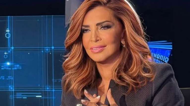 Super chic η Μιμή Ντενίση στην όπερα του Παρισιού - Πώς φόρεσε το σύνολο με την cream απόχρωση