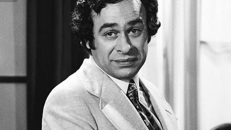 Χρόνης Εξαρχάκος: Ο μοναχικός ηθοποιός, η ανάπηρη μητέρα και το πρόωρο τέλος