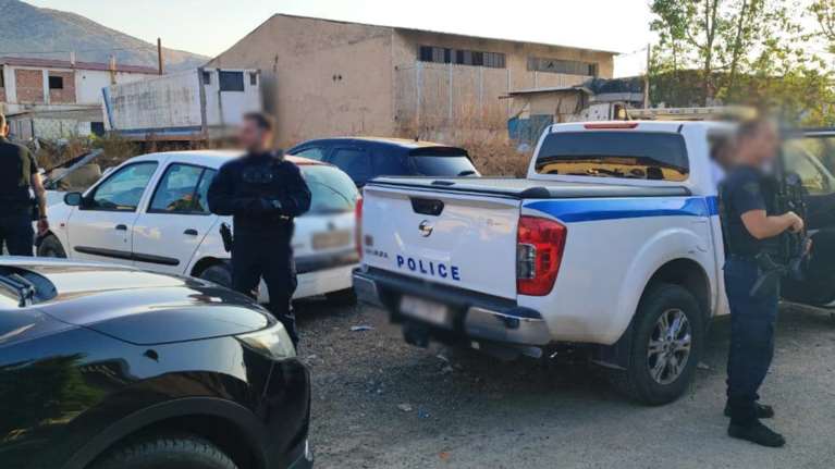 Πρώτη ημέρα εφαρμογής του σχεδίου αστυνόμευσης σε οικισμούς Ρομά:  Σε 152 σημεία σε 25 περιοχές της επικράτειας