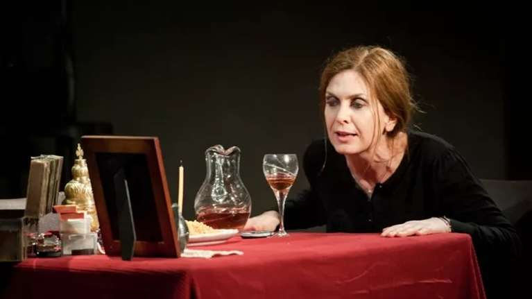 Η Κατερίνα Διδασκάλου και "Η πόρνη από πάνω": 14 χρόνια το ίδιο ρίγος