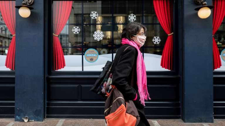 Ανοικτά τα καταστήματα την παραμονή Χριστουγέννων - Αυξημένο εορταστικό τζίρο προσδοκά η αγορά