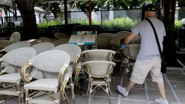 Η νέα ΚΥΑ: Παραμένουν κλειστά τουριστικά καταλύματα, εστίαση, κλαμπ και μπαρ