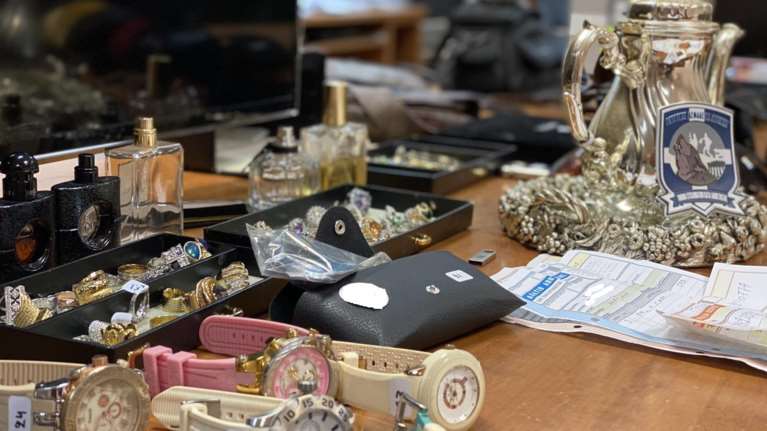 Εξαρθρώθηκε σπείρα &quot;αλέ ρετούρ&quot;: Είχαν ρημάξει δεκάδες σπίτια σε Αθήνα και Θεσσαλονίκη [Εικόνες]