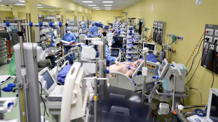 Ελληνας παθολόγος από νοσοκομείο της  Ιταλίας: Ο ιός μας βρήκε απροετοίμαστους