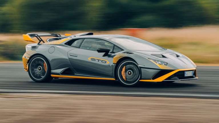 Lamborghini Huracan STO εναντίον Chris Harris: Θρίαμβος