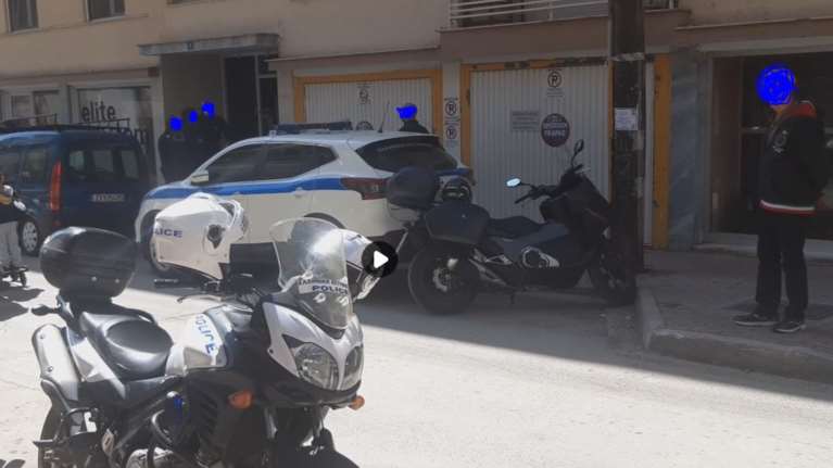 Οικογενειακή τραγωδία στην Πτολεμαϊδα: Σκότωσε τη μάνα του και μετά αυτοκτόνησε