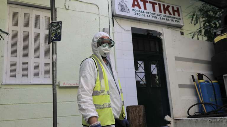 Κορονοϊός: Σοκ - Nοσηλευτής του γηροκομείου στον Αγ. Παντελεήμονα είχε συμπτώματα και πήγαινε για δουλειά