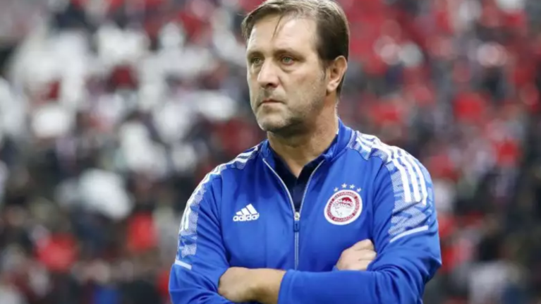 Μαρτίνς: "Απόλυτα αφοσιωμένος στον Ολυμπιακό"